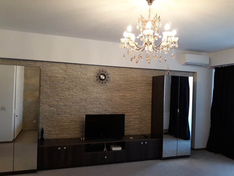 13 Septembrie, garsoniera lux, stradal, proprietar